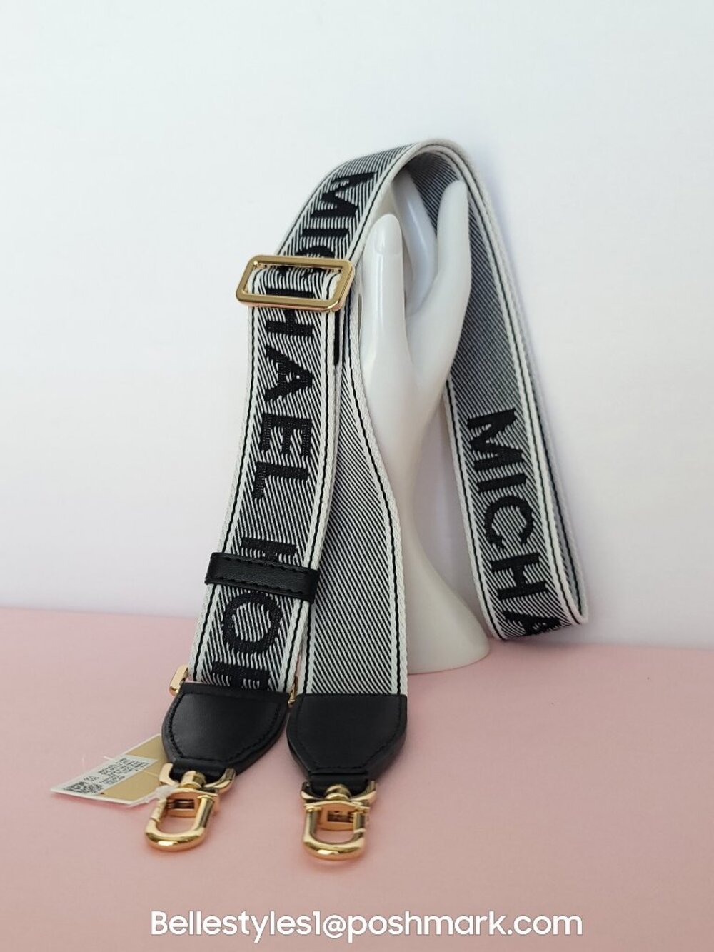 MICHAEL KORS Webbing Strap Signature Logo with Carabiner Clip- Black/White⭐